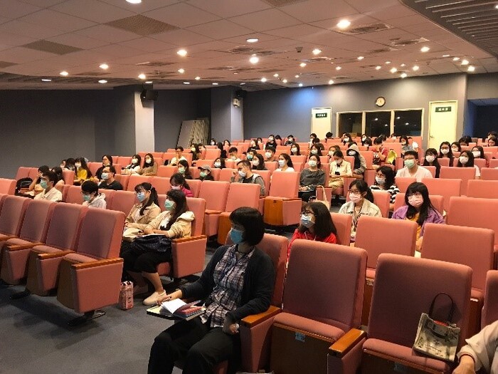 11/18學員專心聽講圖片